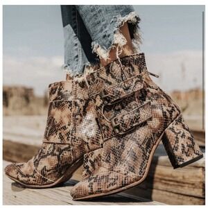 FREEBIRD Joey Snake Print Bootie SZ 10